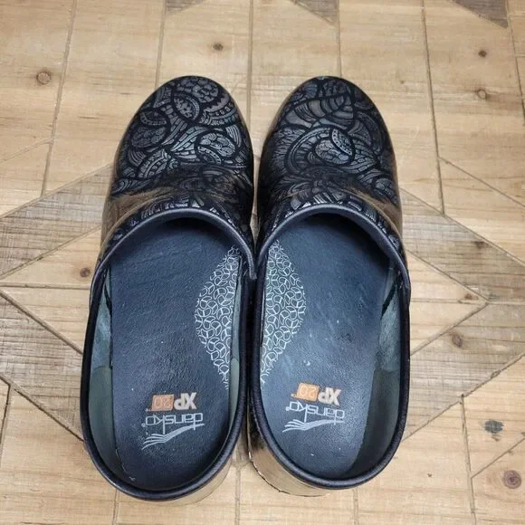 Dansko XP 2.0 Clogs Black and Silver Paisley Patent Leather Size 40 Shoe… - Picture 8 of 9